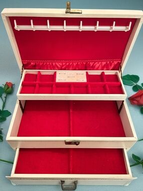 Vintage Mele MCM Jewelry Box Cream Exterior and Red Interior